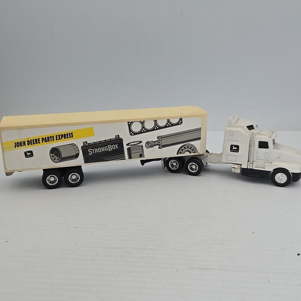 John Deere Parts Express 1992 ERTL Toy Truck‎